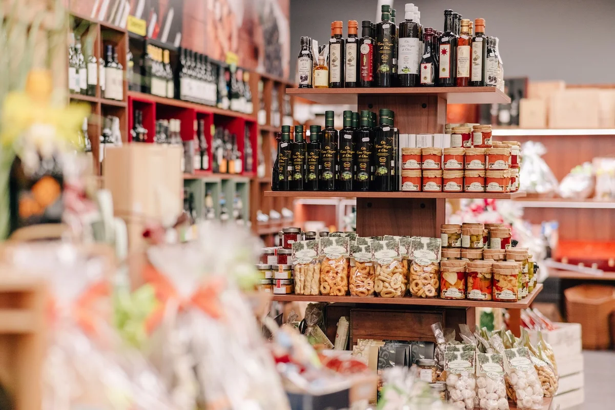 Ingrid Kratzer – Warenbestand im Supermarkt