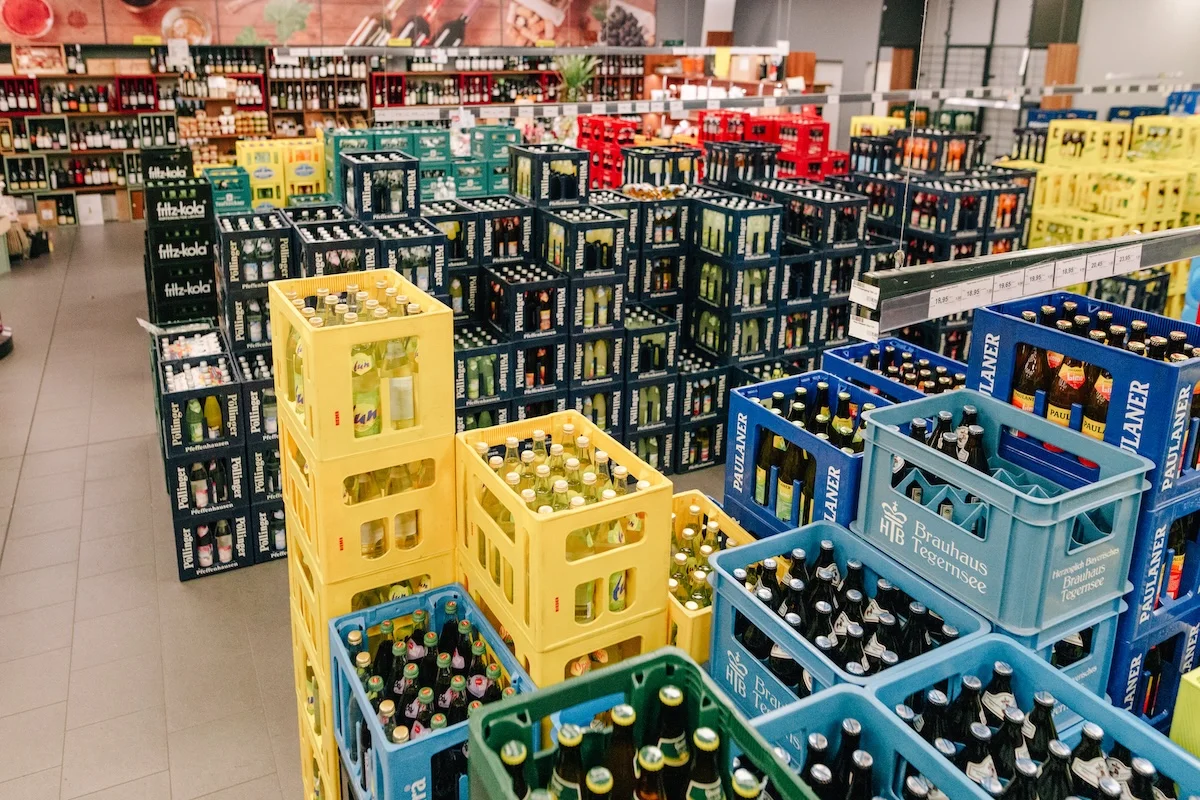 Ingrid Kratzer – Warenbestand im Supermarkt